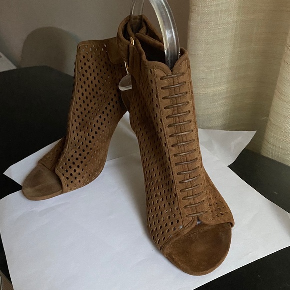 Louis Vuitton brown suede open toe perforated ankle stra boots heels booties 7.5 - Picture 2 of 10